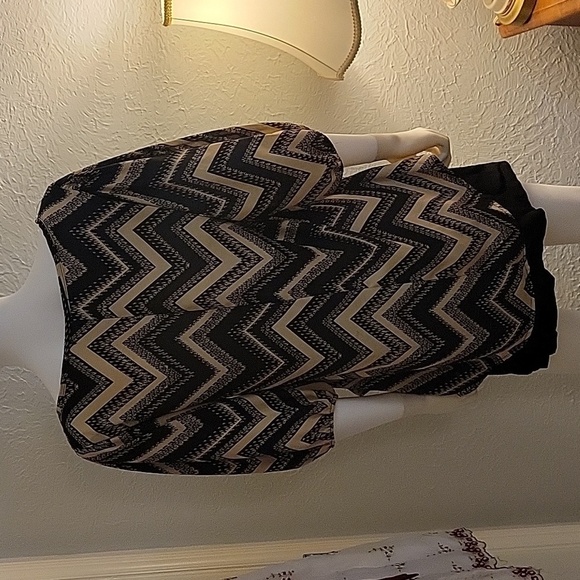 3/$30 VTG LIVING DOLL Zigzag Chevron  Balloon Elbow Sleeve Chiffon Blouse - Picture 5 of 6